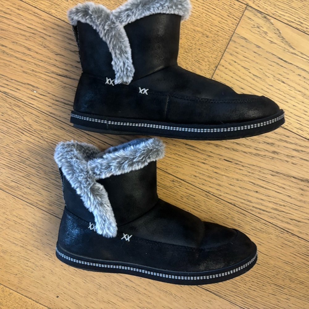 Skechers Black and Gray Furry Kids Boots